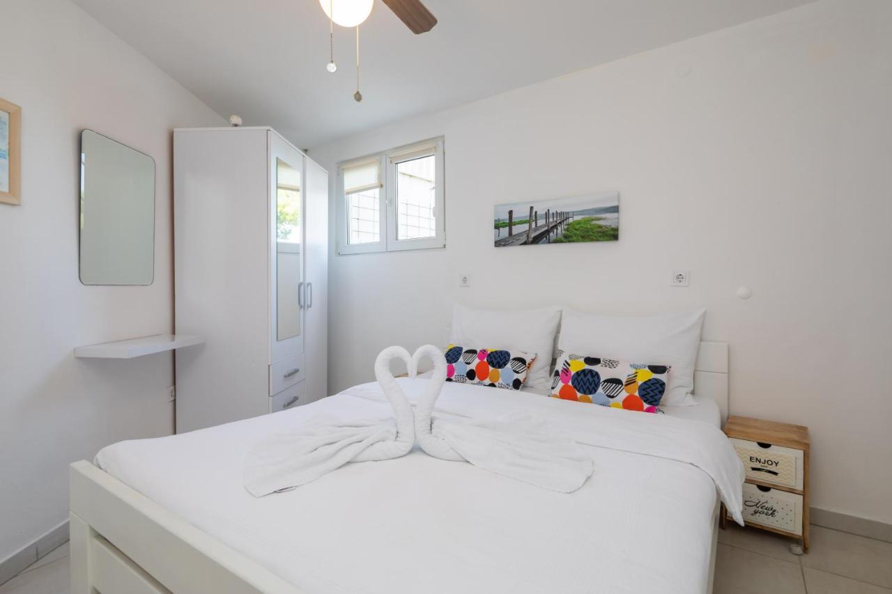 Estella Villa Apartments Rogoznica  Eksteriør bilde