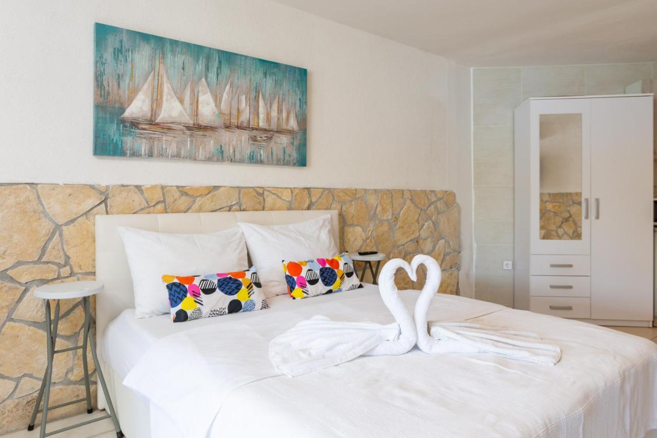 Estella Villa Apartments Rogoznica  Eksteriør bilde